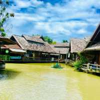 Floating market