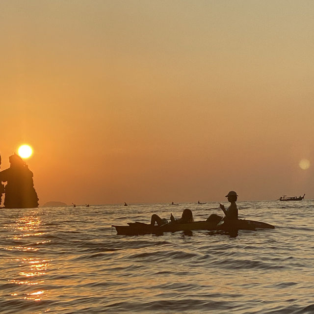Kayaking to little Monkey beach 