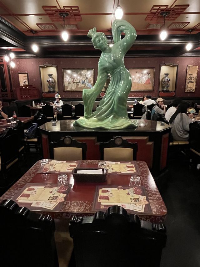 迪士尼大冒險家餐廳嘆半自助午餐