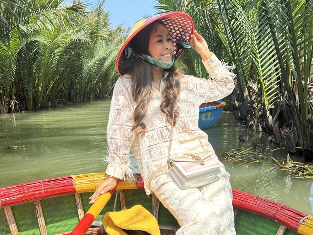 ปล่อยใจลอยไปกับเรือกระด้ง 🛶