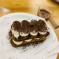 【インドネシア】ケーキが絶品“Baked By Rossa & Hana Roastery”