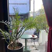 Dedicate Flower’s Cafe 