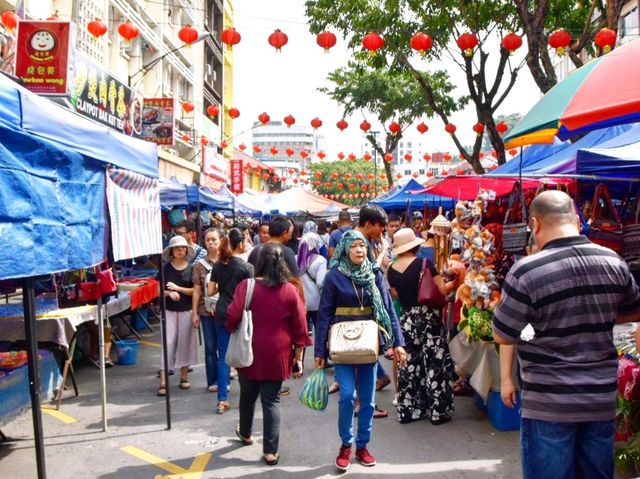 코타키나발루 가야스트리트에서는 일요일마다 선데이마켓 Sunday Market 이 열린다.