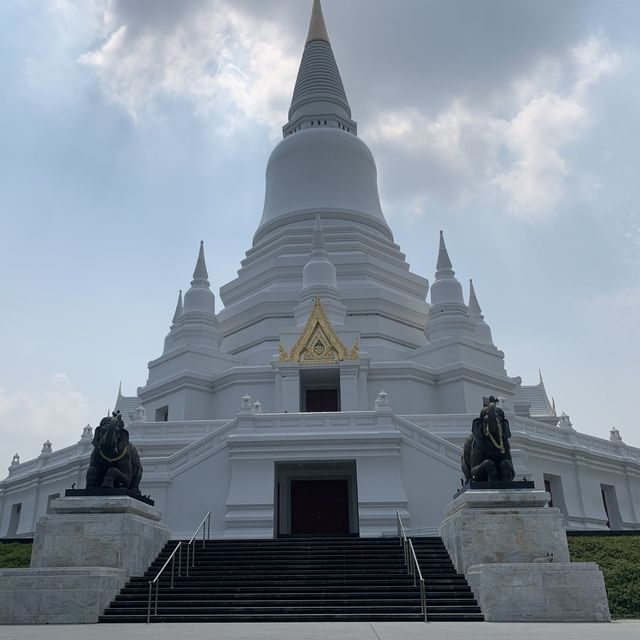 เที่ยววัดปฏิบัติธรรม ที่วัดอัมพวัน จ.สิงห์บุรี 