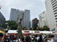 福岡・天神。『天神夏祭り』が8月6日まで開催中。福岡市役所西側に広がる『ふれあい広場』 