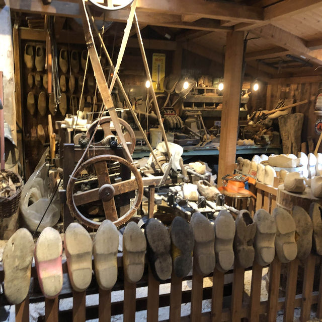 《zaanse schans 乳酪🧀️工廠、木鞋工廠（博物館）》