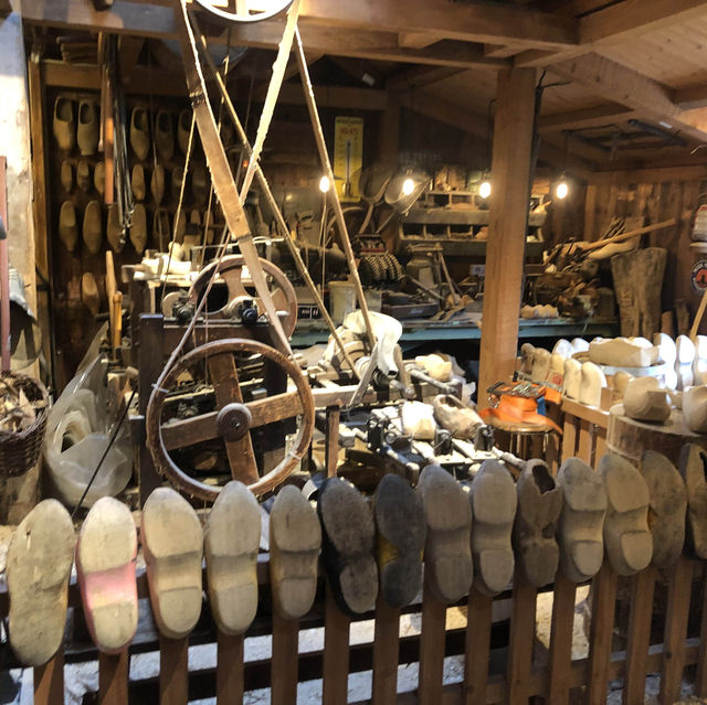 《zaanse schans 乳酪🧀️工廠、木鞋工廠（博物館）》