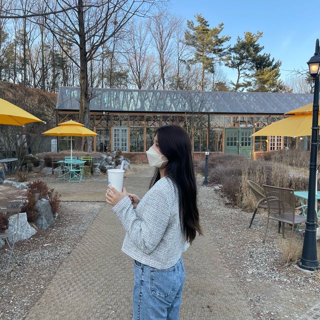 유럽식농장모티브로 만든 감성카페