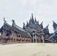 ปราสาทไม้ริมทะเล