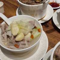 台北 連五年米其林必比登推薦 平價台式美食天花板？ 雙月食品社