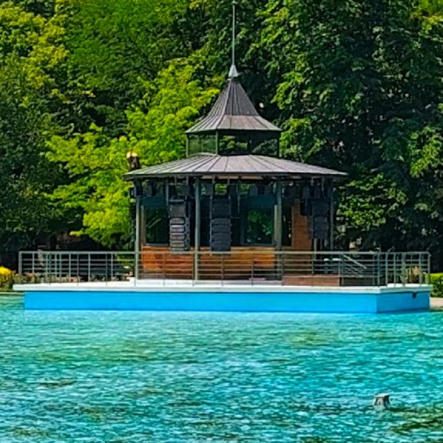 THE UNUSUAL SINGING FOUNTAIN!