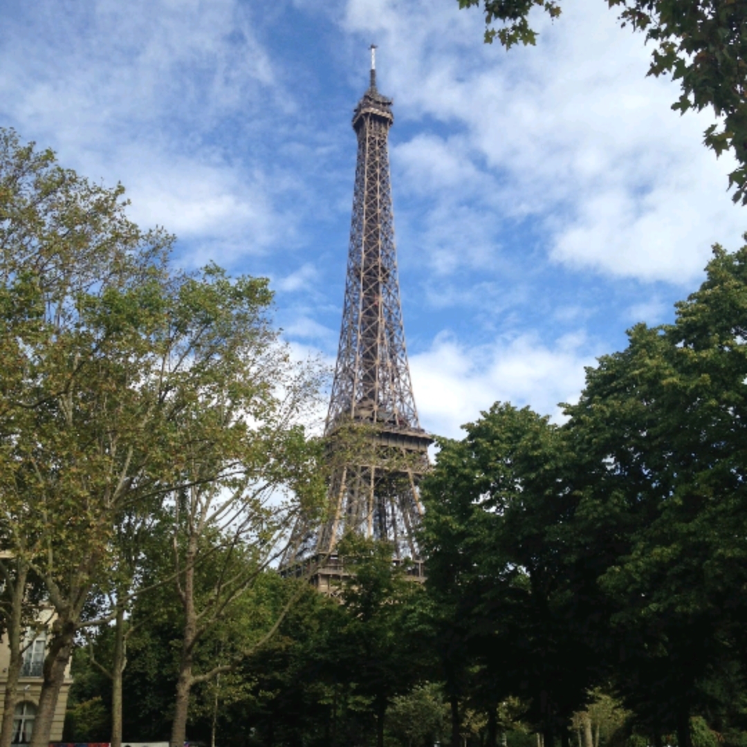 フランスといえばエッフェル塔です。フランスを訪れたら絶対に欠 ...
