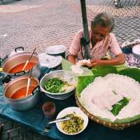 ตักบาตรยามเช้า ตลาดน้ำสะแกกรัง ✨️🪷