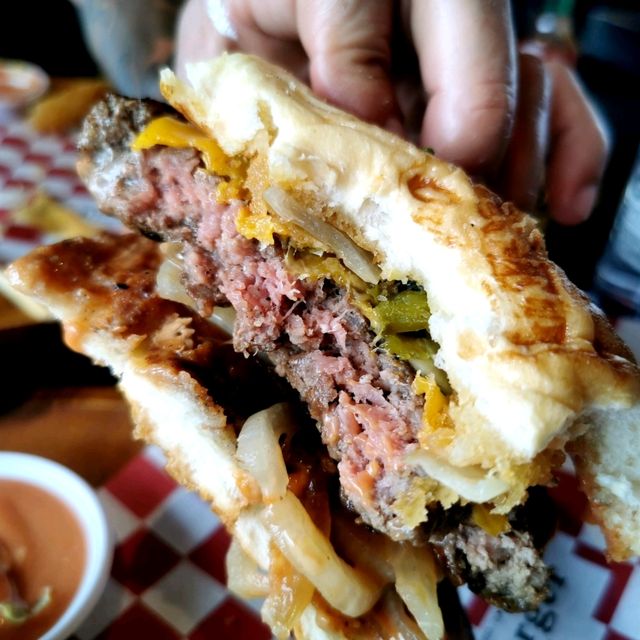 Jim's burger สาขาใหม่ ริมถนนราชพฤกษ์​ 🍔🍔