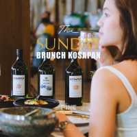 Sunday Brunch ที่ริมหาด Pine Beach Bar