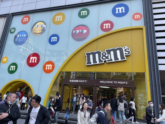 【上海・南京路歩行街】チョコレートと近代建設