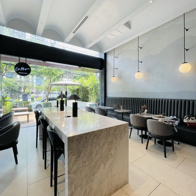 คาเฟ่สไตล์บรันช์ Cafe Marquina