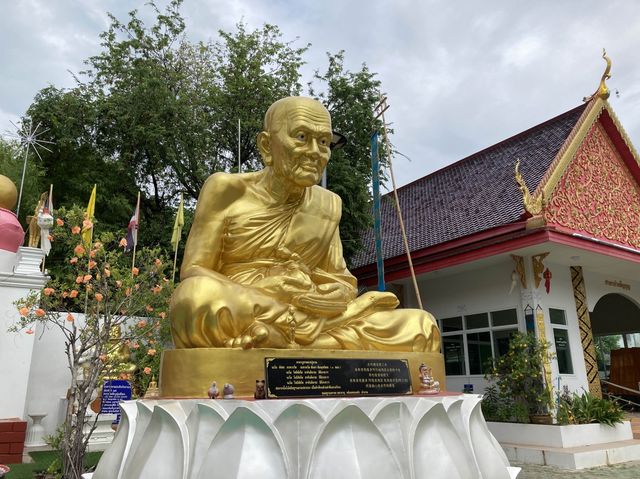 ‘วัดผาบ่อง’ วัดสวยขนาดเล็ก น่าดึงดูดให้แวะชม