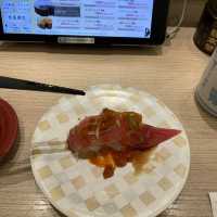 沖繩高級版迴轉壽司店, 「まぐろ問屋」 