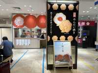 福岡・博多駅。マイングで『めんたい焼き』の焼き立てば食べてみらんね！『鯛と餡』