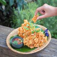 ประกาย Prakai Cafe & Cuisine 