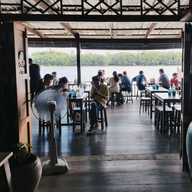 ตลาดบ้านใหม่​ 100  ปี
