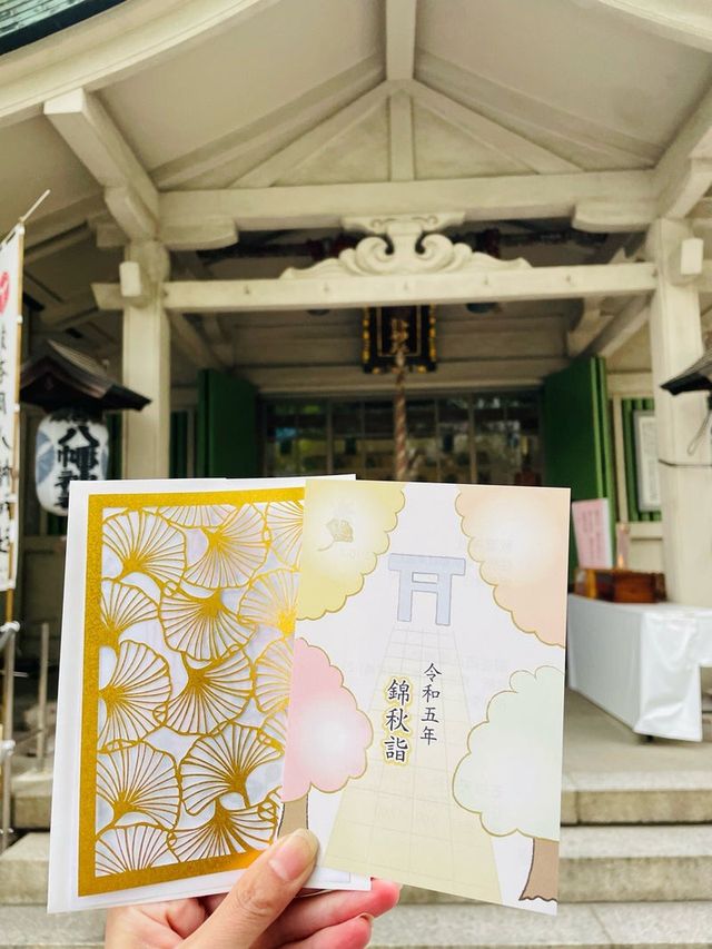 【東京都/銀杏岡八幡神社】「錦秋詣」金色の銀杏