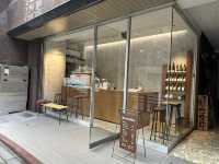 東京・赤坂。赤坂通りのカフェ『BunCoffee Akasaka』