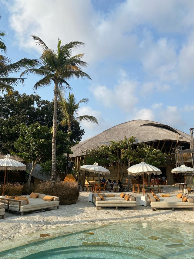 A tranquil beachfront oasis at Mari Bali