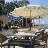 Sea you soon cafe’ : คาเฟ่ริมชายหาดบางแสน
