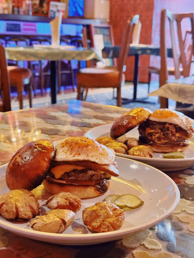 【学芸大学】グルメバーガー好き必見！絶品バーガーが食べられるオーバーウェルム🍔🍟🥤