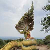 วัดถ้ำผาแด่น วัดสวยสุดอันซีนที่สกลนคร