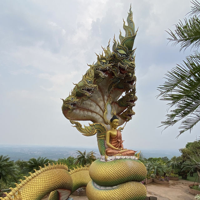 วัดถ้ำผาแด่น วัดสวยสุดอันซีนที่สกลนคร