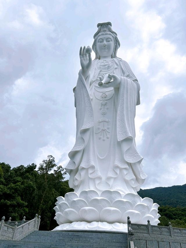 The Majestic Guan Yin: A Beacon of Serenity at Tsz Shan Monastery