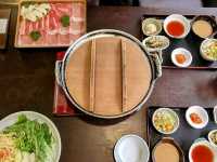 日本沖繩-山林老宅中品嚐阿古豬料理：百年古家大家