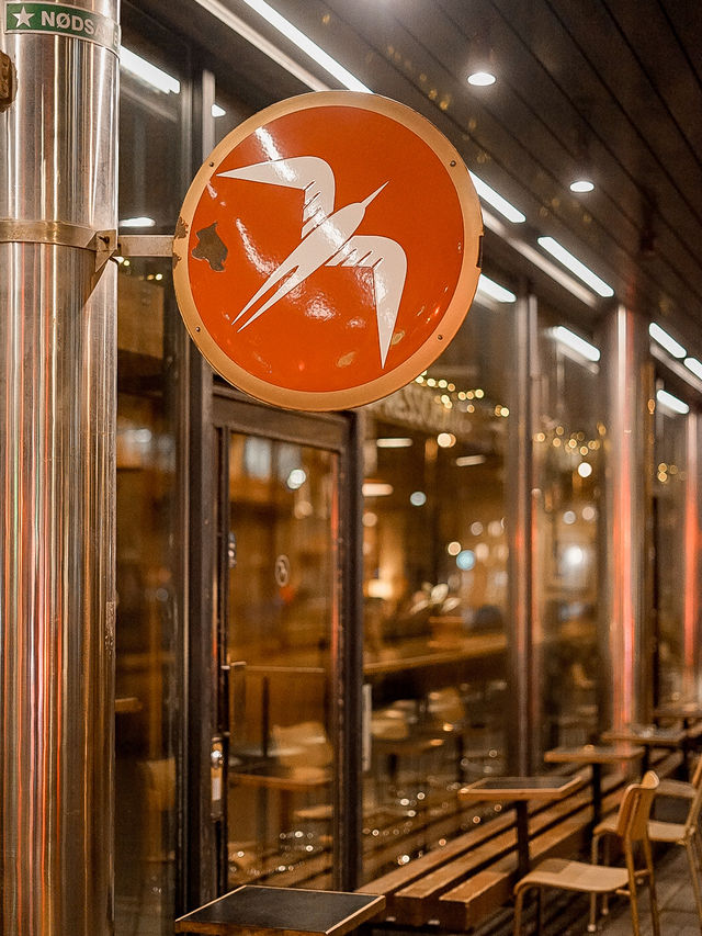 📍Fuglen Oslo Centrum 📍Fuglen Oslo Centrum