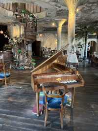 Bangkok's most instagrammable antique hotel