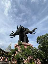 大きすぎ！！大大大迫力の象の中は神聖なパワースポット🐘