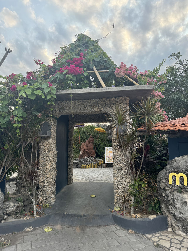 🇮🇩 Discovering Uluwatu: A Day Tour with a Local Guide