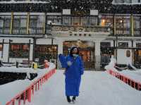 《銀山温泉》趣深い温泉街と雪景色
