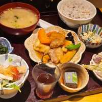 [新宿]釜で炊いたお米が食べ放題！和食ランチ[大かまど飯 寅福 ルミネ新宿店]