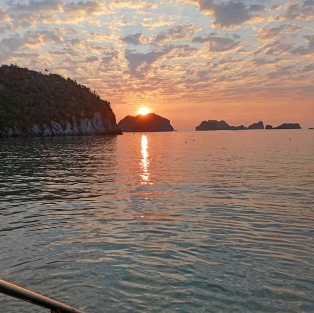 Beautiful Morning Sunrise and Delicious Breakfast at Flamingo Cat Ba Resorts