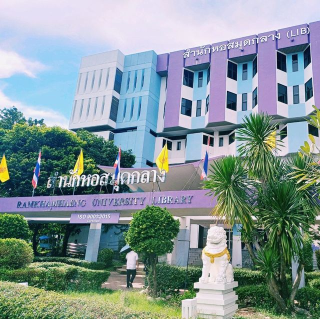 泰國曼谷大學校園景點:Ramkhamhaeng University，特色湖心廟宇建築，適合拍照📸打卡親子遊