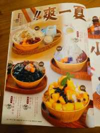 A Festive Steamboat to Celebrate the Season