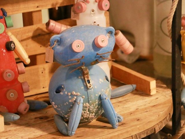 ชมงานศิลป์ที่ Rayong Gallery 