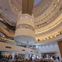 美麗的圓型球體建築：曼谷市立藝術文化中心