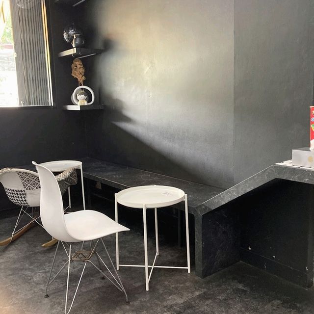 Nice cafe to hangout