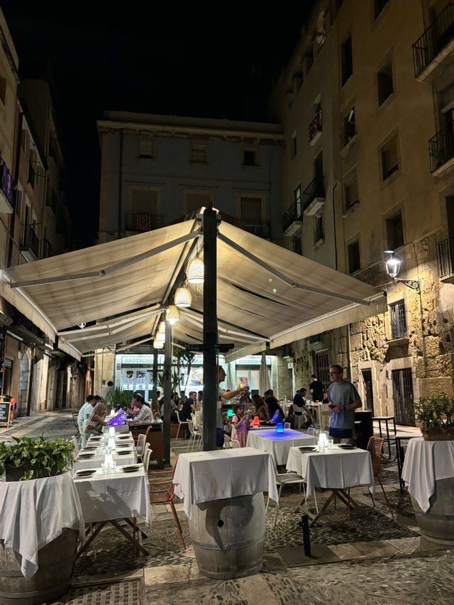 Look How Cozy Tarragona Becomes at Night 🏛️🌙