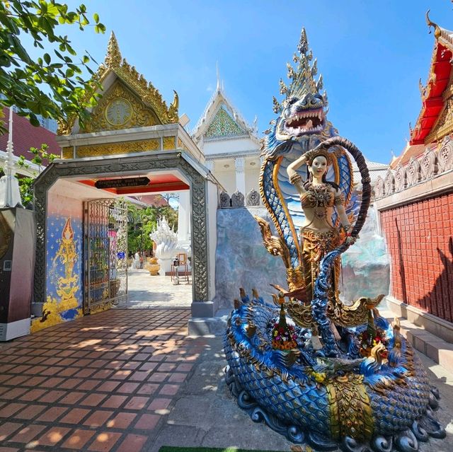 สายมูห้ามพลาดที่วัดนาคปรก