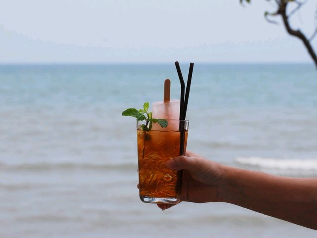 Skoop Beach Café Pattaya เที่ยวคาเฟ่พัทยา